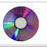 قرص DVD PACKET 4.7G بألوان قوس قزح لامعة، مثالي لتخزين الفيديوهات والملفات المهمة بكل سهولة وأمان. البتول ستور
