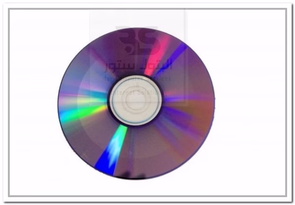 قرص DVD PACKET 4.7G بألوان قوس قزح لامعة، مثالي لتخزين الفيديوهات والملفات المهمة بكل سهولة وأمان. البتول ستور