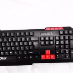 لوحة مفاتيح وماوس Zero ZR5806 لاسلكية بتصميم أنيق وجذاب بالأحمر والأسود، مثالية للاستخدام اليومي والمهام المتعددة. البتول ستور