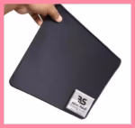 لوحة ماوس 25*30 سم أنيقة وناعمة، مثالية للعمل والألعاب، بلون أسود كلاسيكي. تعزز تجربتك على الكمبيوتر وتجعلها أكثر راحة. البتول ستور