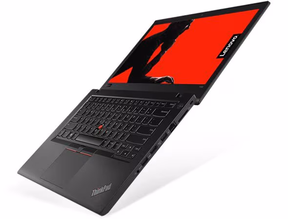 لابتوب لينوفو ثينك باد مفتوح بزوايا أنيقة، شاشة جذابة باللون الأحمر، مثالي للعمل والإنتاجية بكفاءة عالية. البتول ستور