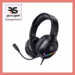 سماعة رأس سوداء أنيقة مع مايكروفون وإضاءة RGB، مثالية لألعاب الفيديو والتواصل. شعار "البترول ستور" في الزاوية اليسرى العليا. البتول ستور
